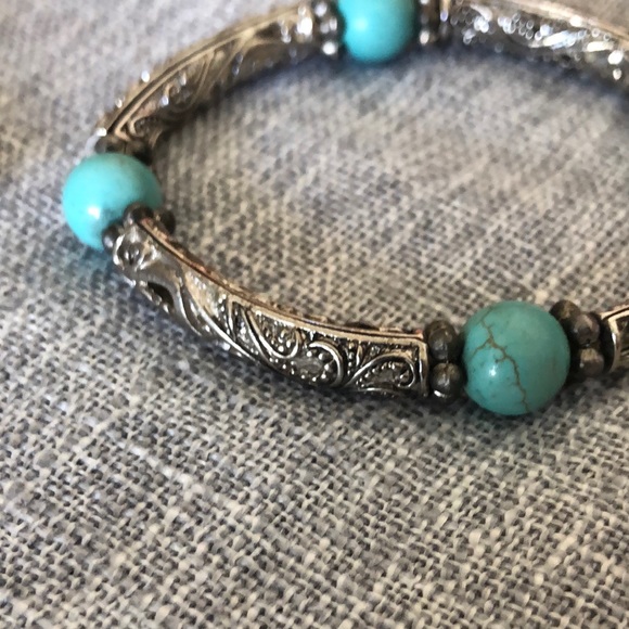 Miscellaneous turquoise and leather bracelets - Picture 3 of 4